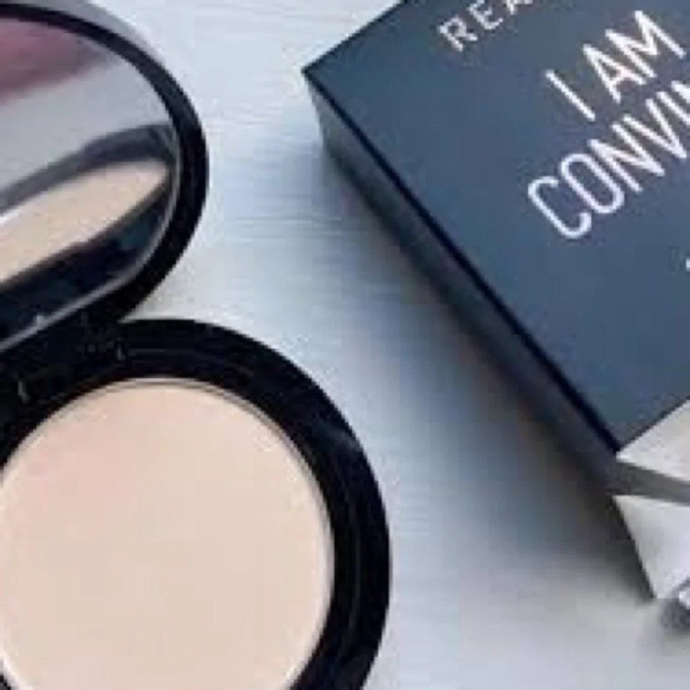 RealHer Setting Powder in I Am Convinced Mini 2.5g
